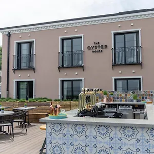 Oyster House Отель