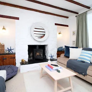  Holiday home Little Gem In The Mumbles! Fishermans With Log Burner, Dog Friendly And Welcome Breakfast Hamper!